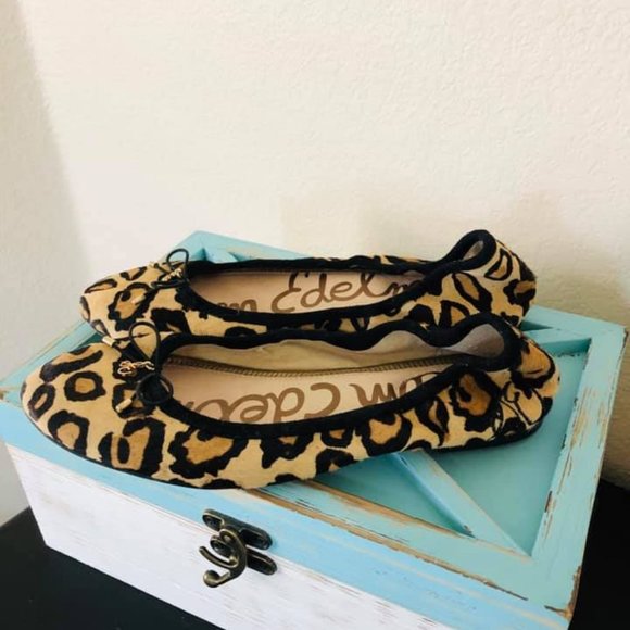 Sam Edelman leopard cheetah flats 8 - Picture 3 of 5